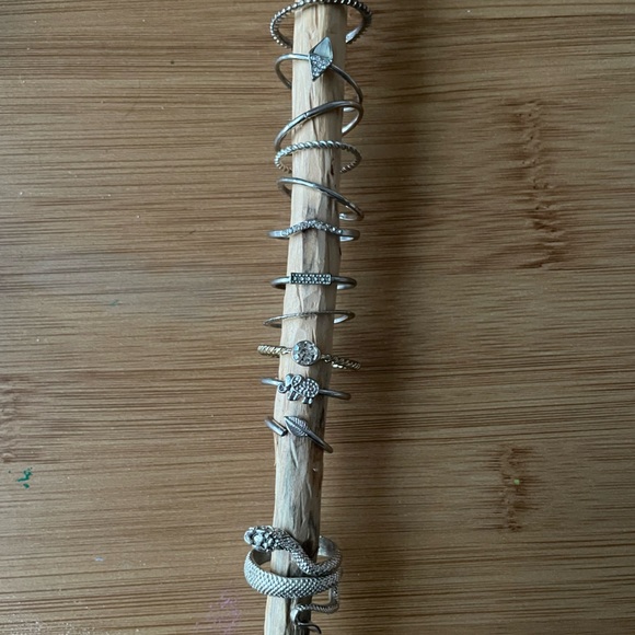 Silver tone/alloy LoT of 12 rings | really pretty 🤩 - Picture 3 of 13